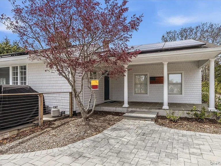15 Gardners Ln — Photo 2