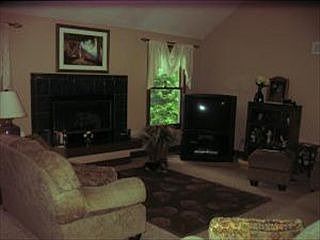 4th image of 3201 N Walnut Ln