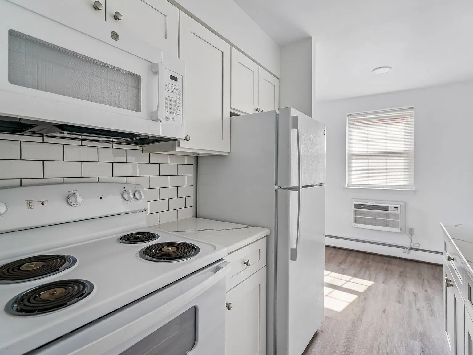 West Avenue Apartments — Photo 4