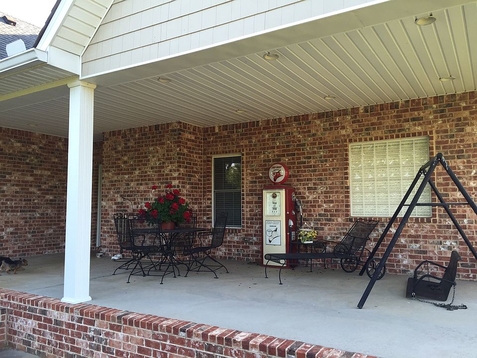 2nd image of 149 N Point Cir N