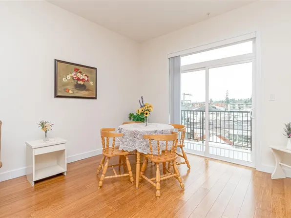 177 Kenneth St #404, Duncan, BC V9L 1N5