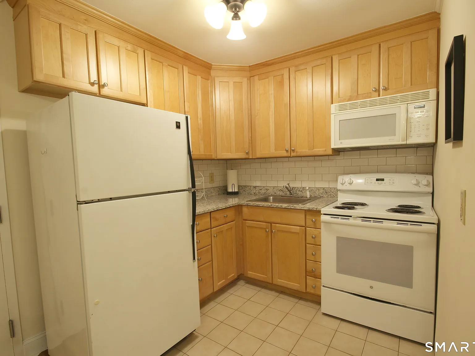1 bed, 1.0 bath, 796 sqft, $1,975 — Photo 2