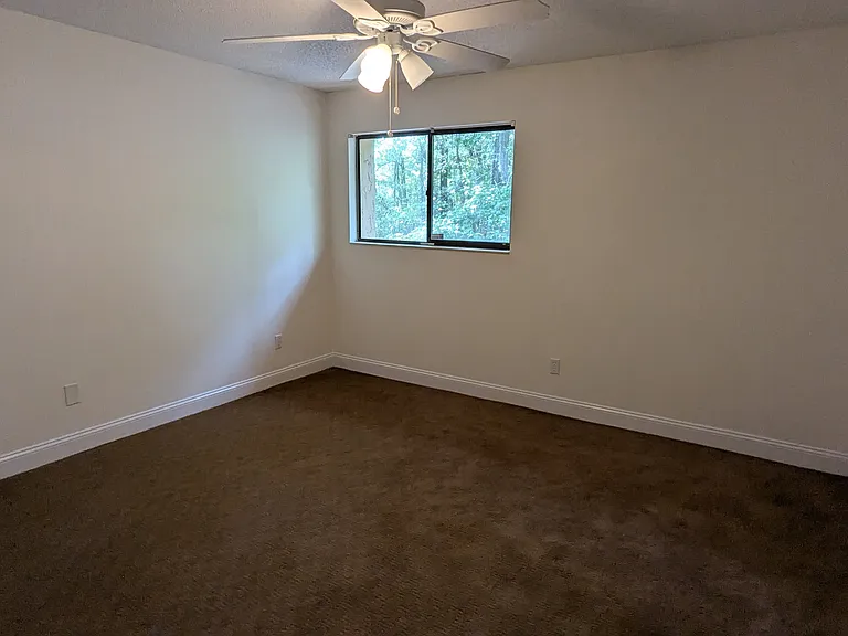 Master Bedroom w new carpet and fresh paint