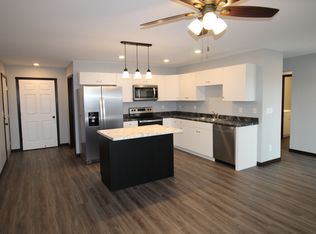 7678 Adrina Dr #203, Peosta, IA 52068