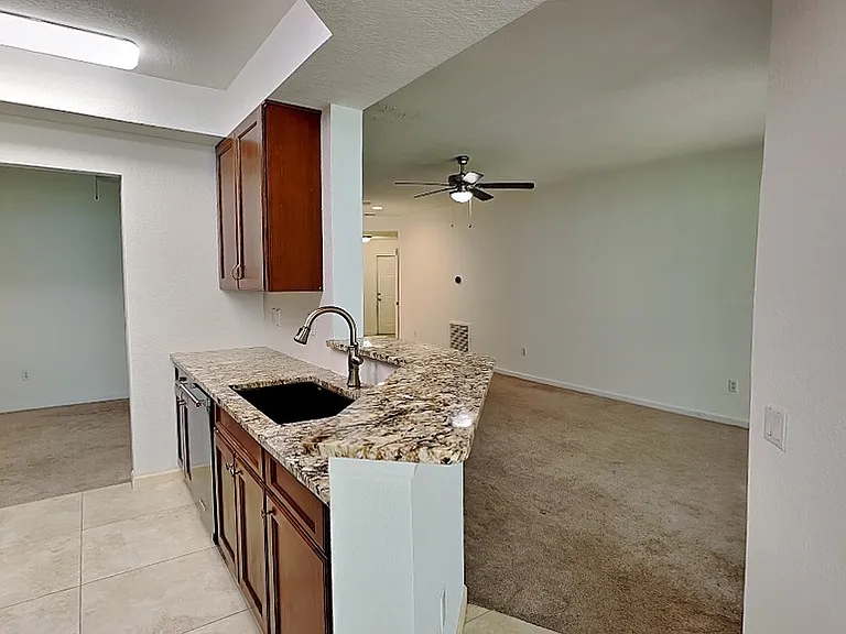 5049 Maxon Ter — Photo 4