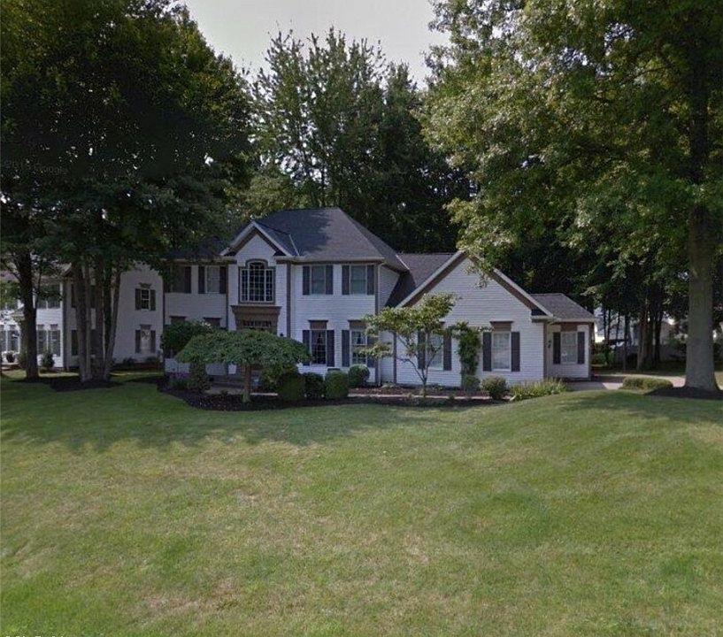 1st image of 744 Jamestown Ct