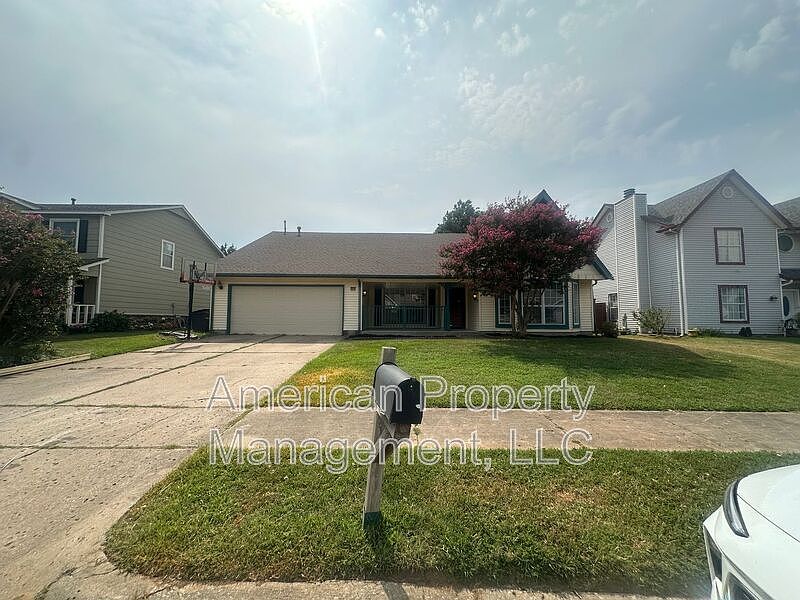 1st image of 3812 S Dogwood Ave