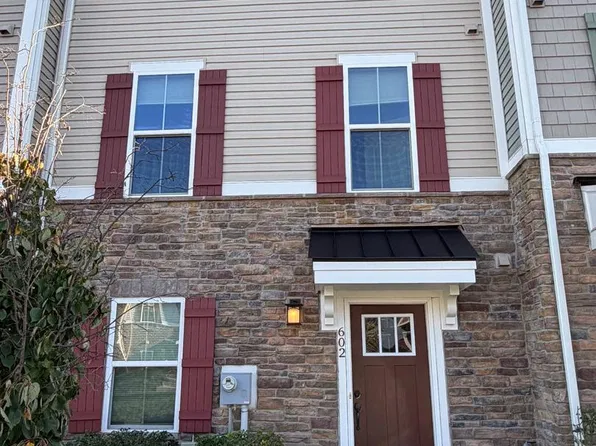 602 Holywell Dr, Malvern, PA 19355