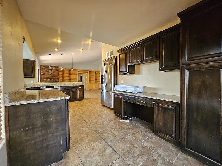 7419 W Dahlia Dr — Photo 3