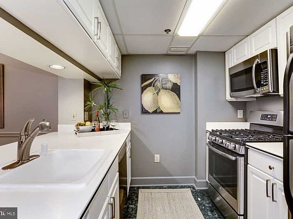 4th image of 1276 N Wayne St APT 505