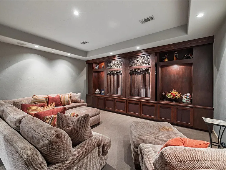 2 Lacewood Ln — Photo 30