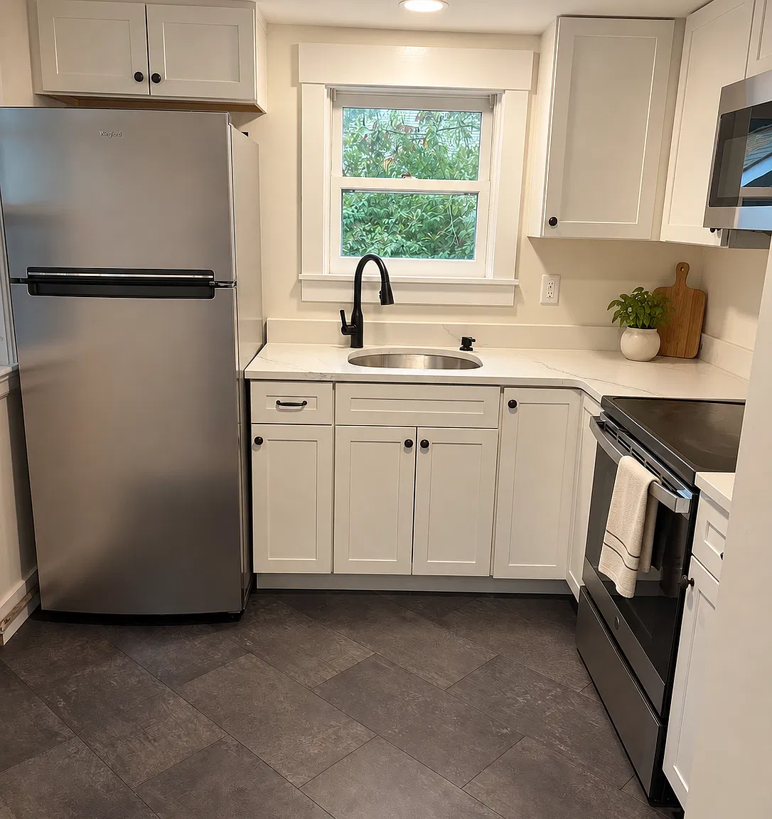 Studio, 525 sqft, $2,300 — Photo 3