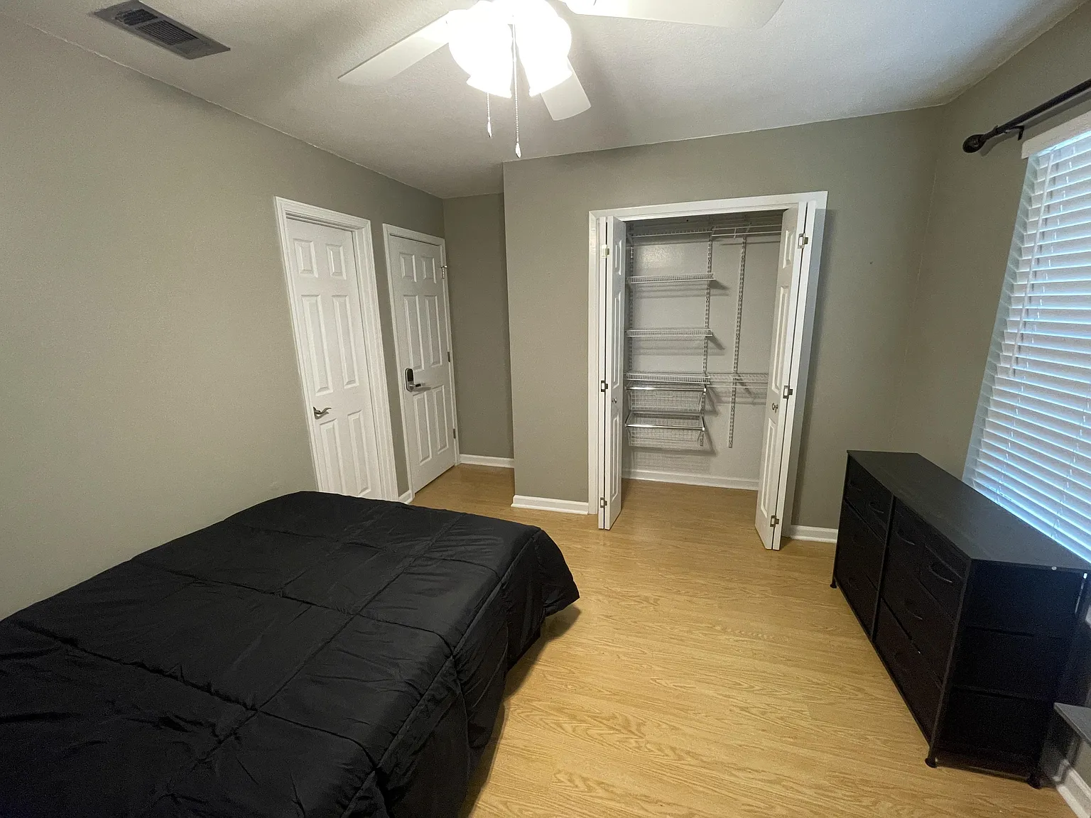 4 bed, 2.0 bath, 1642 sqft, $1,027 — Photo 1