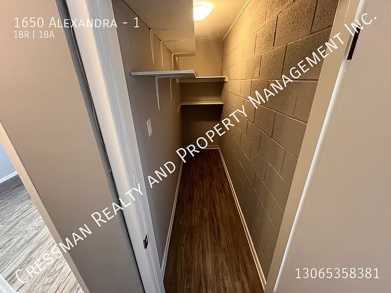 1650 Alexandra St #1 — Photo 8