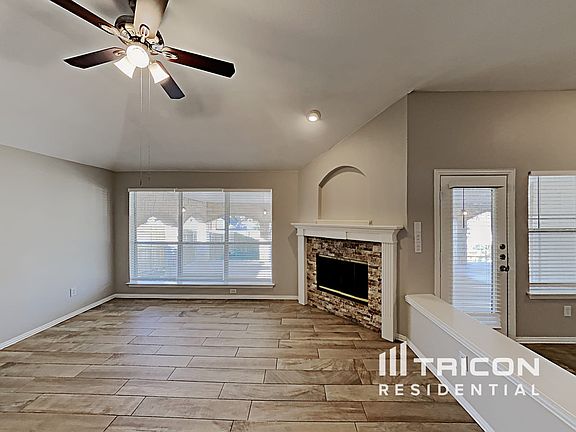 3rd image of 5500 Castleroy Ln