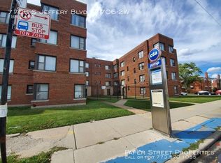 7706 S Jeffery Blvd #2W, Chicago, IL 60649