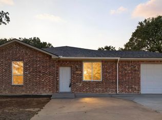 214 Pembrook St, Lake Dallas, TX 75065