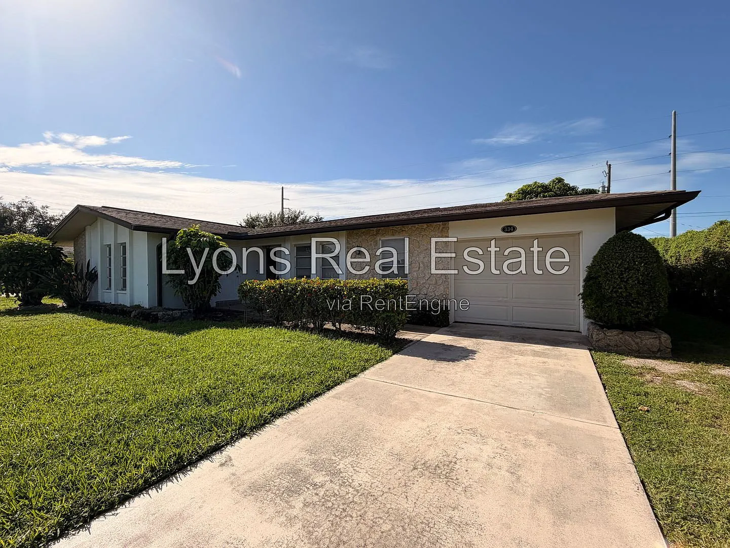2 bed, 2.0 bath, 1471 sqft, $1,595 — Photo 2