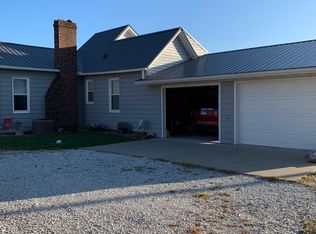 105 E North St, Colchester, IL 62326