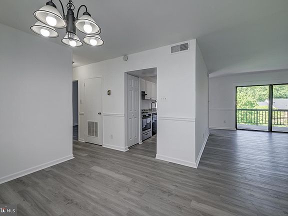 5th image of 11216 Cherry Hill Rd APT 304