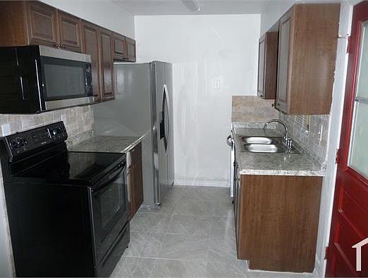4th image of 1005 Hickory Ave