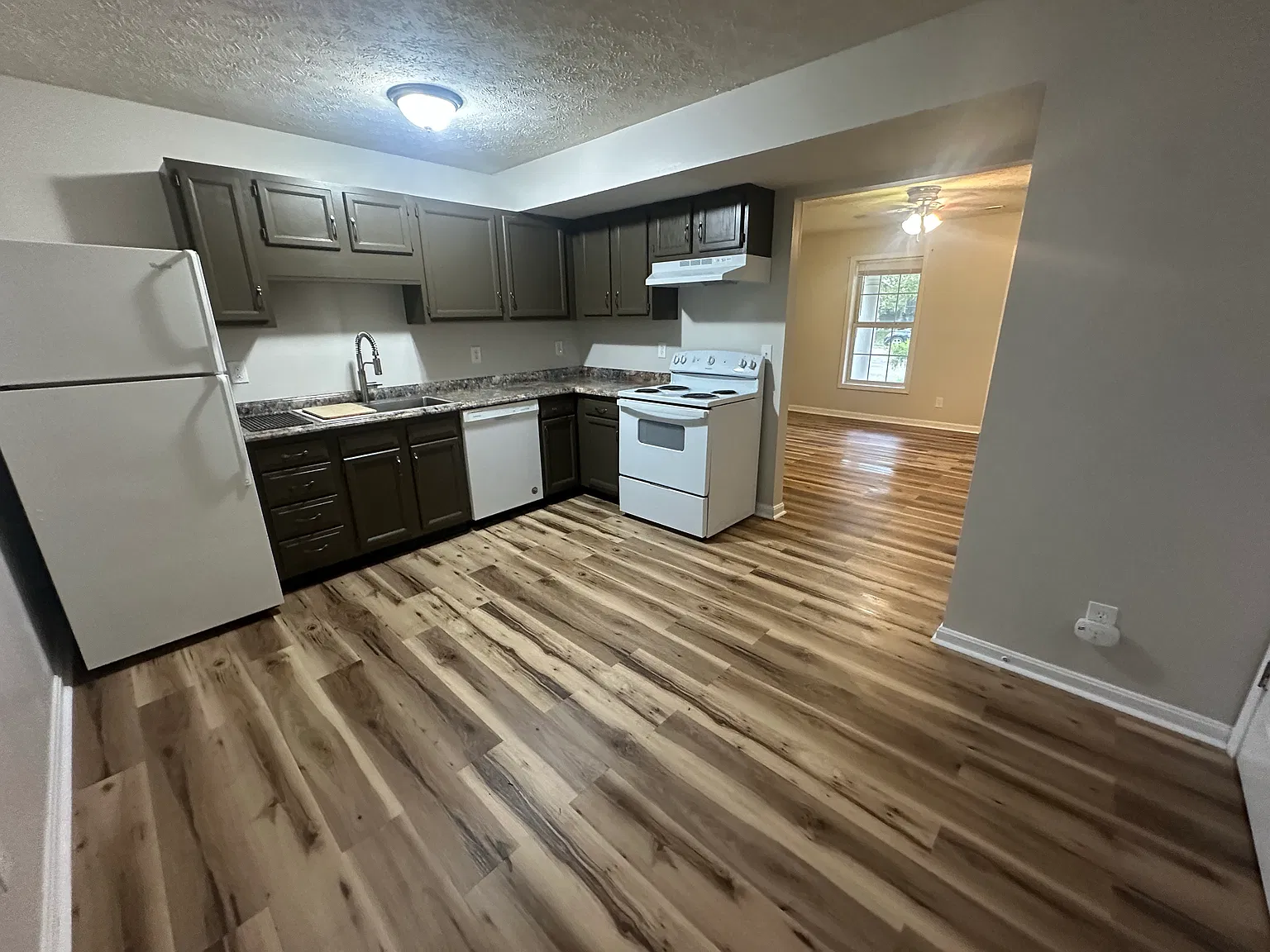 3932 Booker Ave — Photo 2