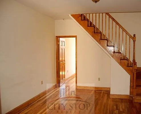 Rented by City Stop Realty | media 62