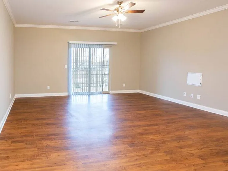 Glenmary Pointe Apartments — Photo 17
