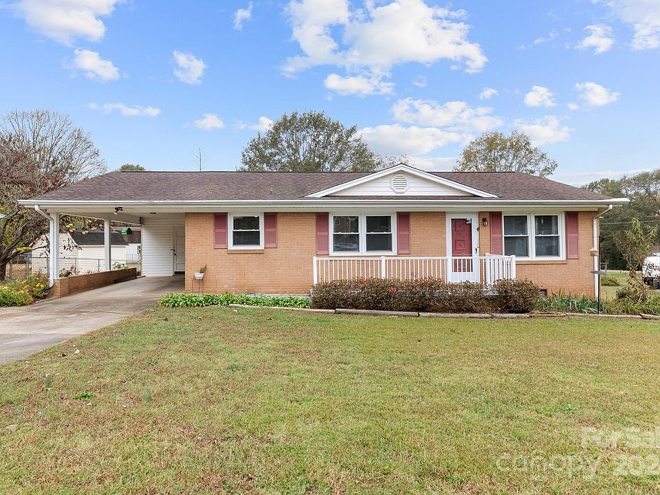 1st image of 2916 Lake Dr