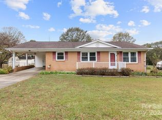 2916 Lake Dr, Shelby, NC 28152