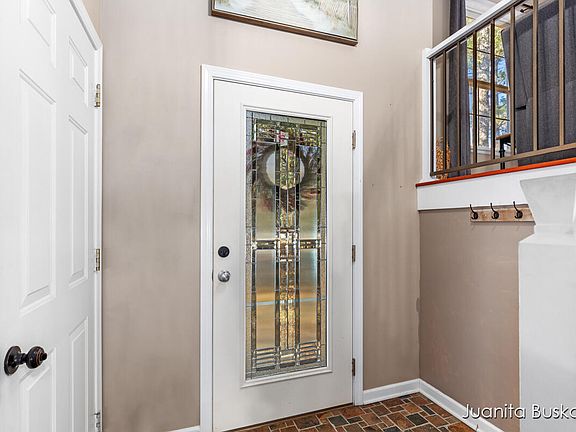 4th image of 2461 Orchard Valley Dr