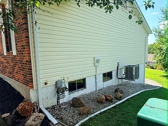 3rd image of 1068 Apricot Dr