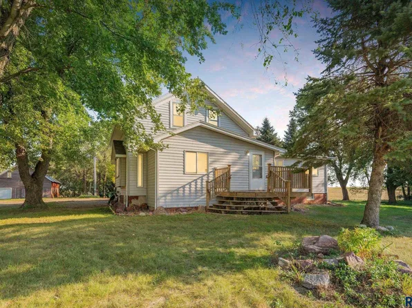 46914 258th St, Sioux Falls, SD 57107