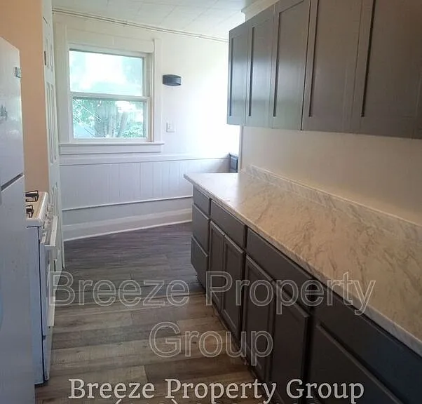 228 Langdon St — Photo 5