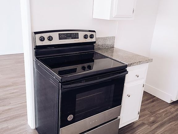3rd image of 1035 Myrtle Ave APT 10