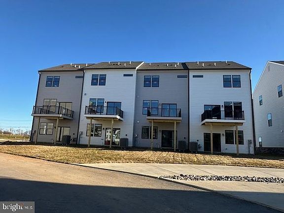 4th image of 411 Ensemble Way