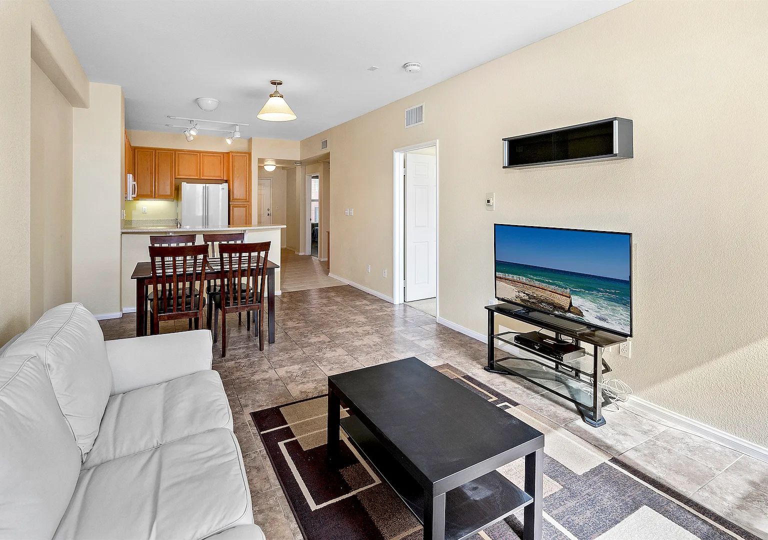 2 bed, 965 sqft, $3,495 — Photo 2