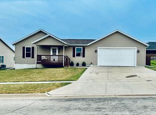 3709 Monaghan Dr, Waverly, IA 50677