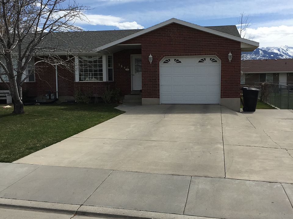 Front of twin home