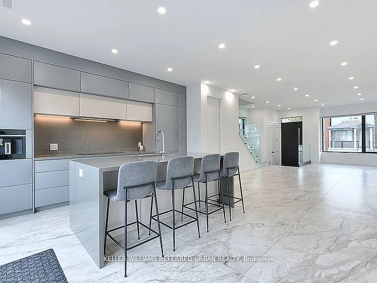 613 Harvie Ave — Photo 10