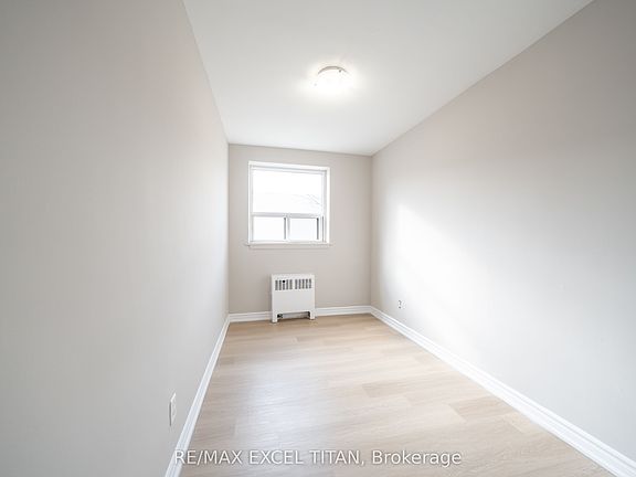 5th image of 468 Ottawa St N #147D