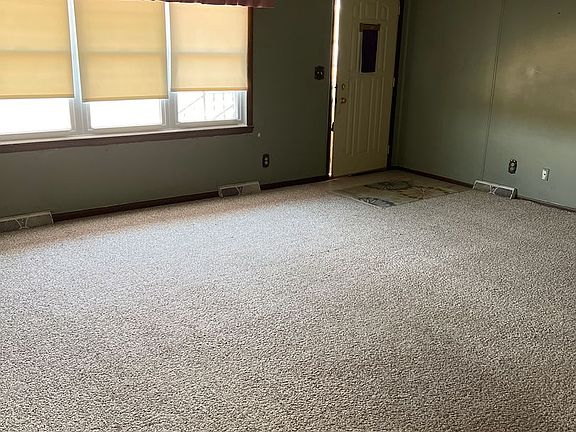 4th image of 3630 Sunnyside Ave