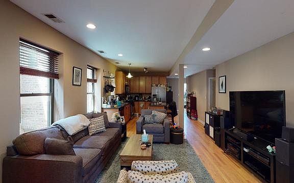 4th image of 1422 W Carmen Ave APT 2