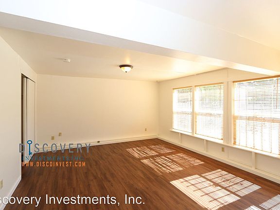 2nd image of 2814 College Ave APT 5