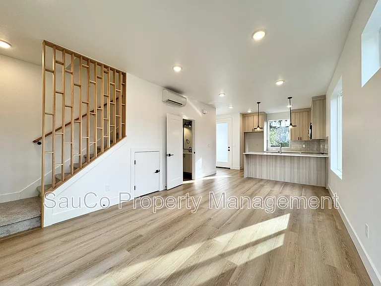 4381 SE Tolman St #1 — Photo 7