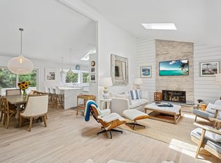 42 Oak St, Westhampton Beach, NY 11978