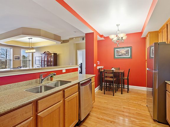 5th image of 2700 Summit Dr APT 207