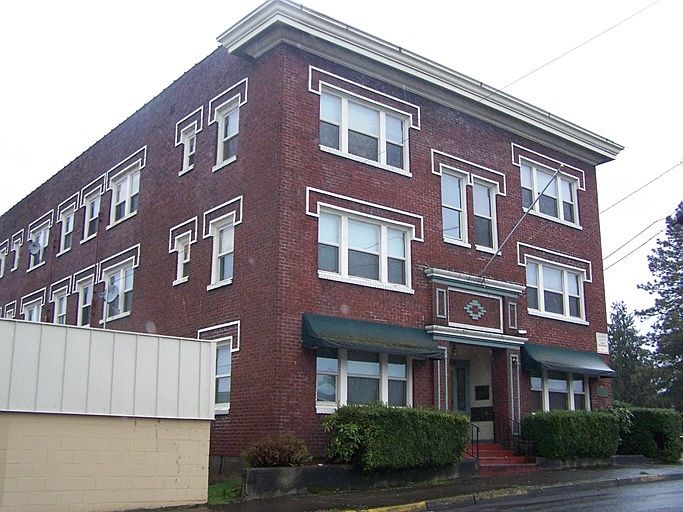 1st image of 305 Pacific Ave N