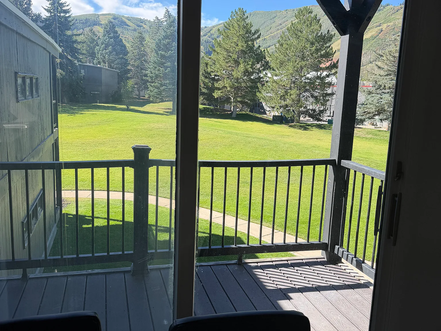 2 bed, 1000 sqft, $2,600 — Photo 2