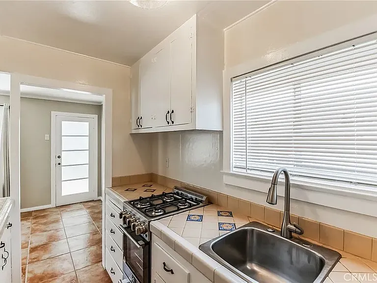 4175 Pepper Dr — Photo 7